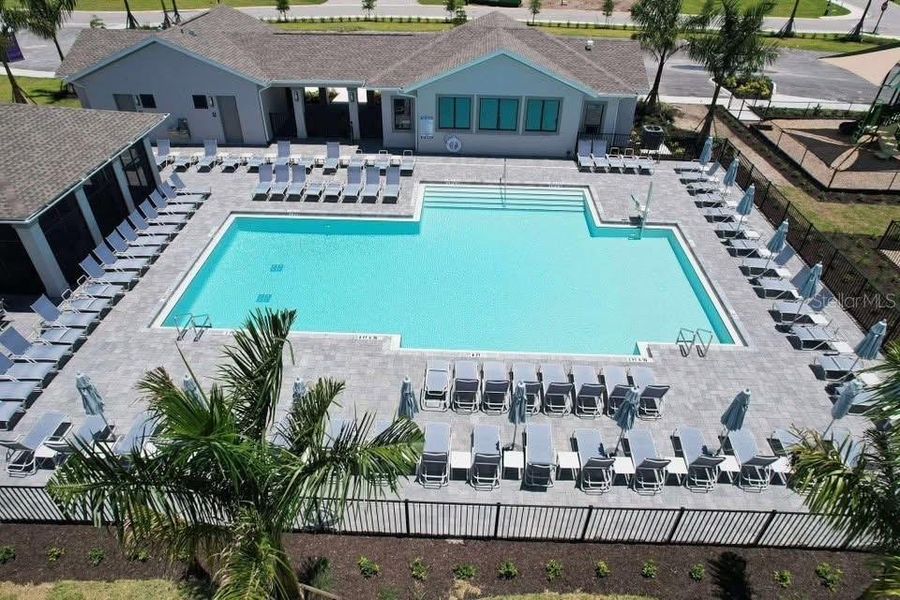 Community amenities in Island Lakes at Coco Bay: Executive Homes, Englewood (Image 10).