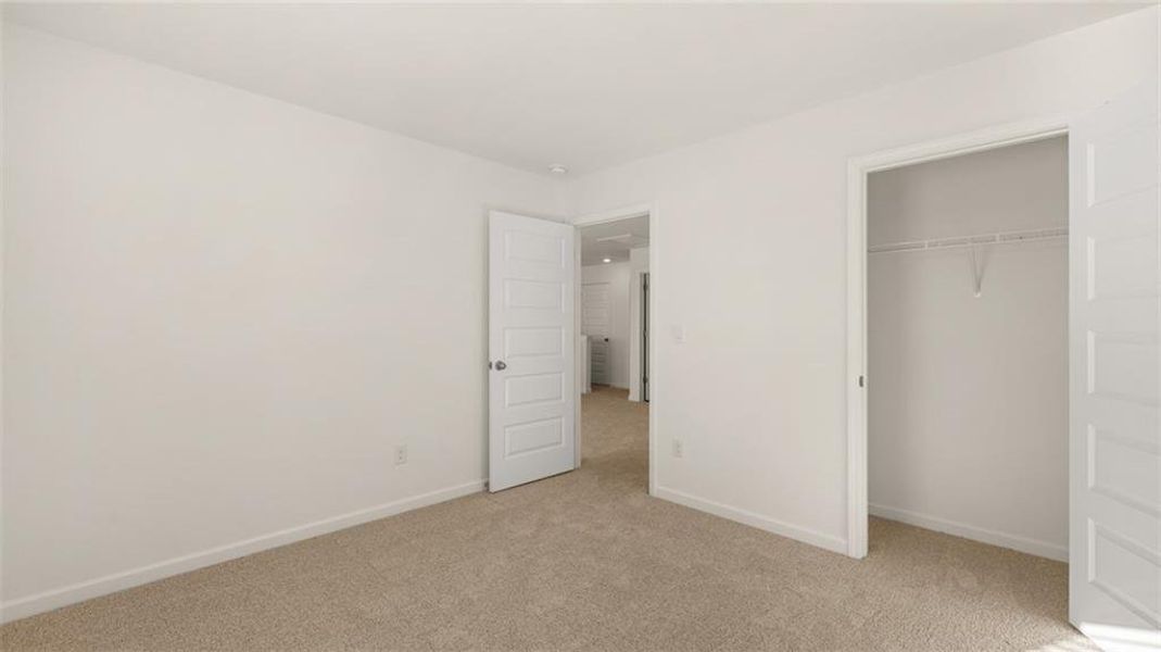 Spacious, unfurnished interior of a new home in Bridle Creek, Locust Grove (Image 33).