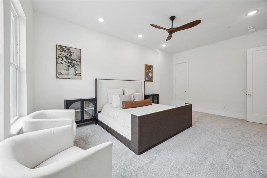 Furnished interior view inside a new home in , Rockwall (Image 9).