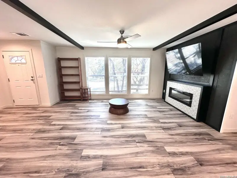 Spacious, unfurnished interior of a new home in , Lakehills (Image 28).