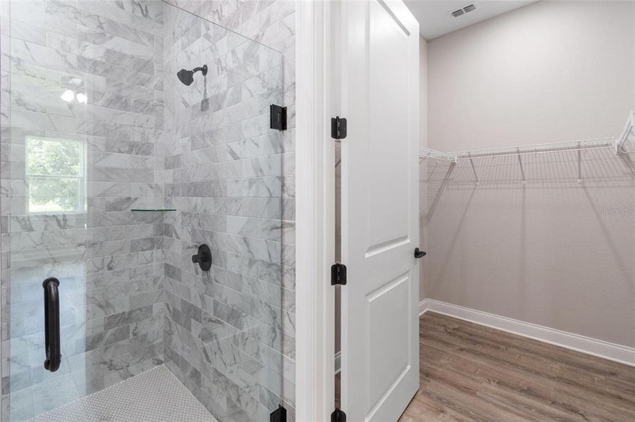 Furnished interior view inside a new home in , Fort Meade (Image 10).