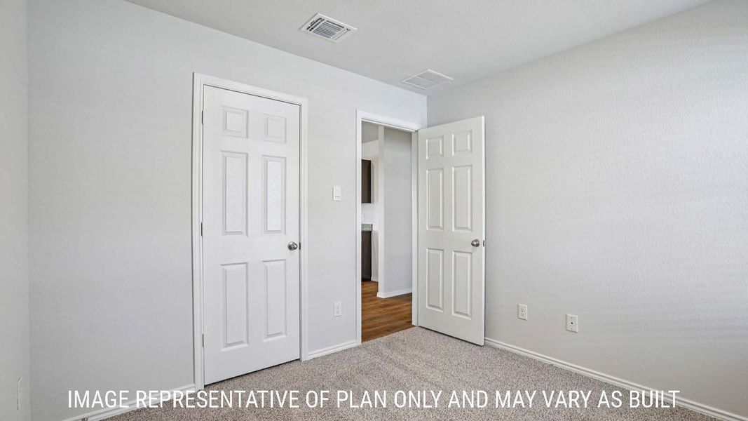 Representative unfurnished interior of a home built from the Barton by D.R. Horton in Pecan Creek, Temple (Image 26).