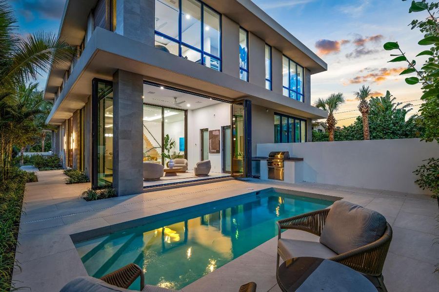 mls_POOL_TO_REAR_DT_SUNSET