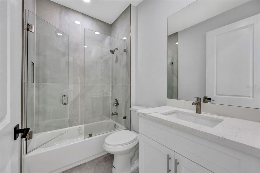 Furnished interior view inside a new home in , Lehigh Acres (Image 5).