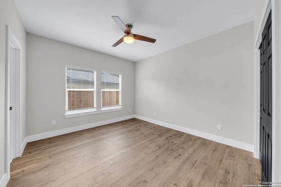 Spacious, unfurnished interior of a new home in , San Antonio (Image 12).