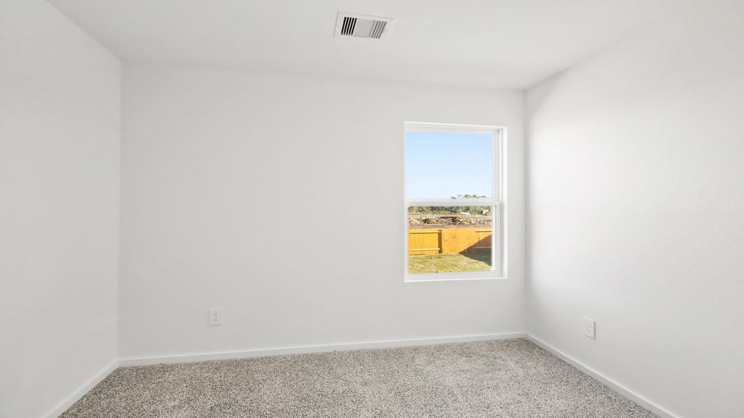 Spacious, unfurnished interior of a new home in Lexington Heights, Willis (Image 22).