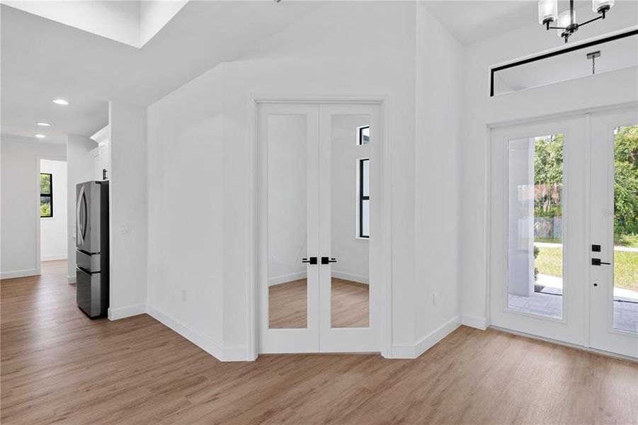 Spacious, unfurnished interior of a new home in , North Port (Image 35).