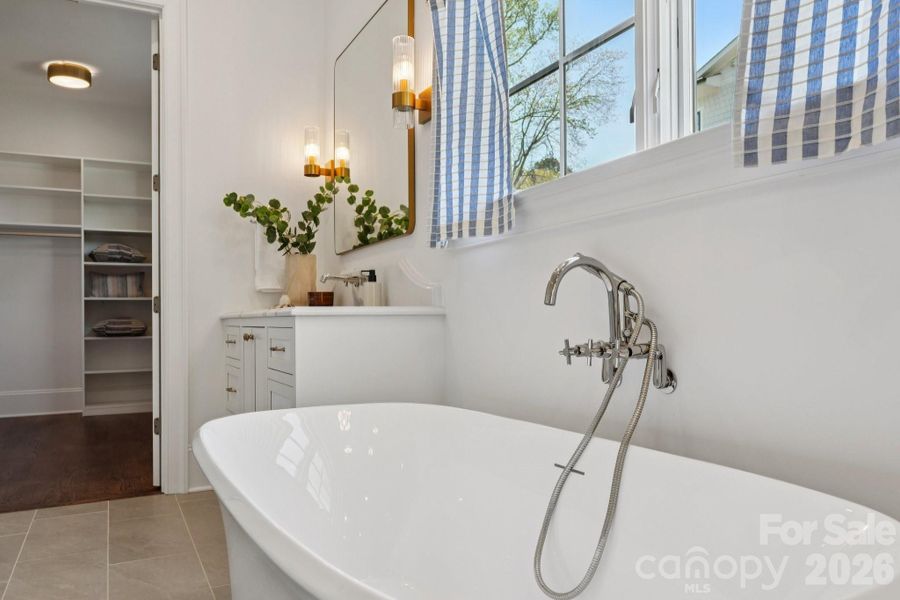 Close-up of interior finishes inside a home in , Charlotte (Image 20). Close-up of interior finishes inside a home in , Charlotte (Image 20).