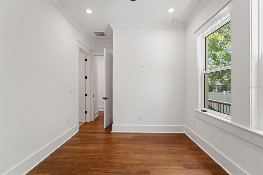 Spacious, unfurnished interior of a new home in , Tampa (Image 47).