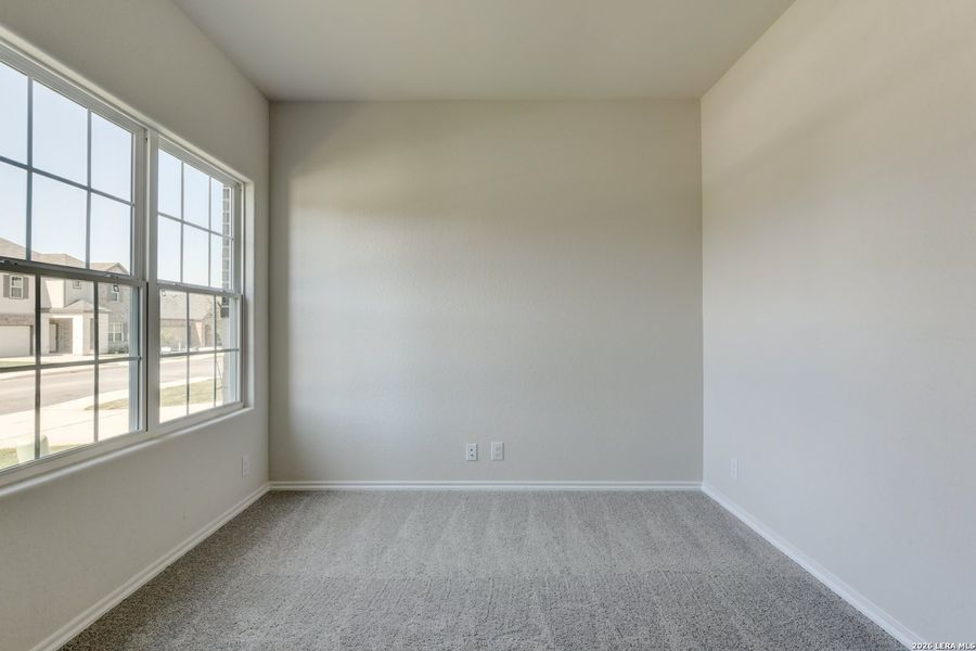 Spacious, unfurnished interior of a new home in Hennersby Hollow, San Antonio (Image 15).