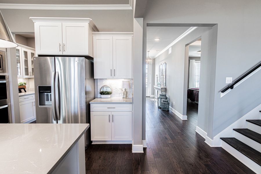 Representative furnished interior of a home built from the Worthington by Grant & Co in White Oak, Arlington (Image 46).