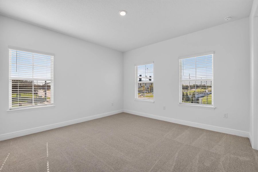 Spacious, unfurnished interior of a new home in Lake Cawood Cove, Windermere (Image 17).