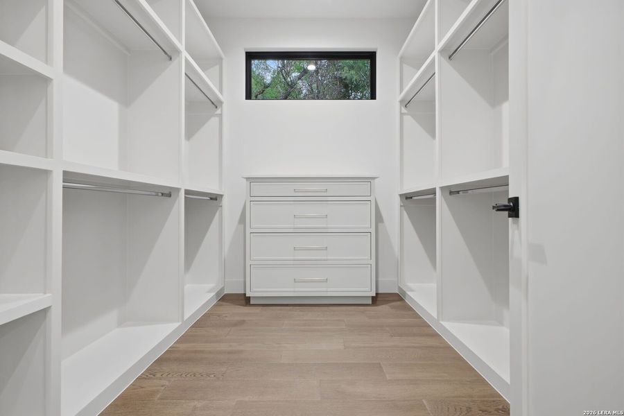 Spacious, unfurnished interior of a new home in , San Antonio (Image 24).