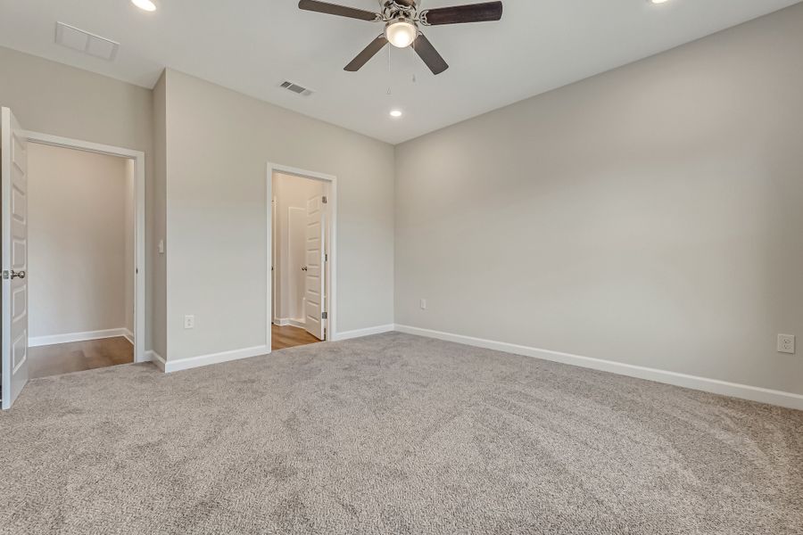 Spacious, unfurnished interior of a new home in Blossom Grove, Crestview (Image 36).