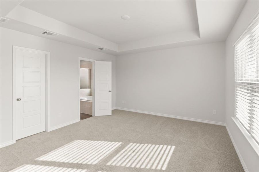 Spacious, unfurnished interior of a new home in Sycamore Landing, Fort Worth (Image 8).