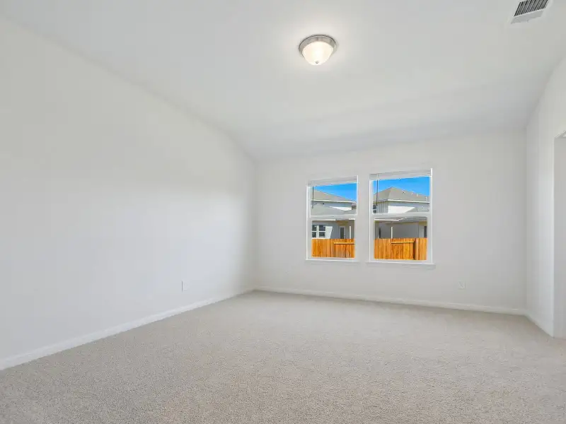 Spacious, unfurnished interior of a new home in Waterstone Crossing, Kyle (Image 9).