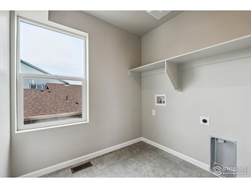 Spacious, unfurnished interior of a new home in Parkway at Prairie Center Village, Brighton (Image 21).