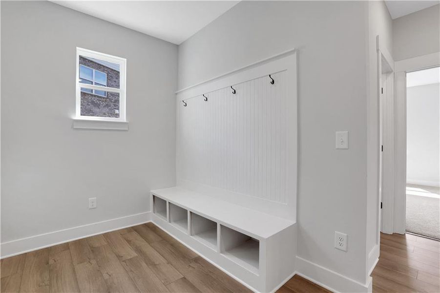 Spacious, unfurnished interior of a new home in Cambridge, Flowery Branch (Image 36).