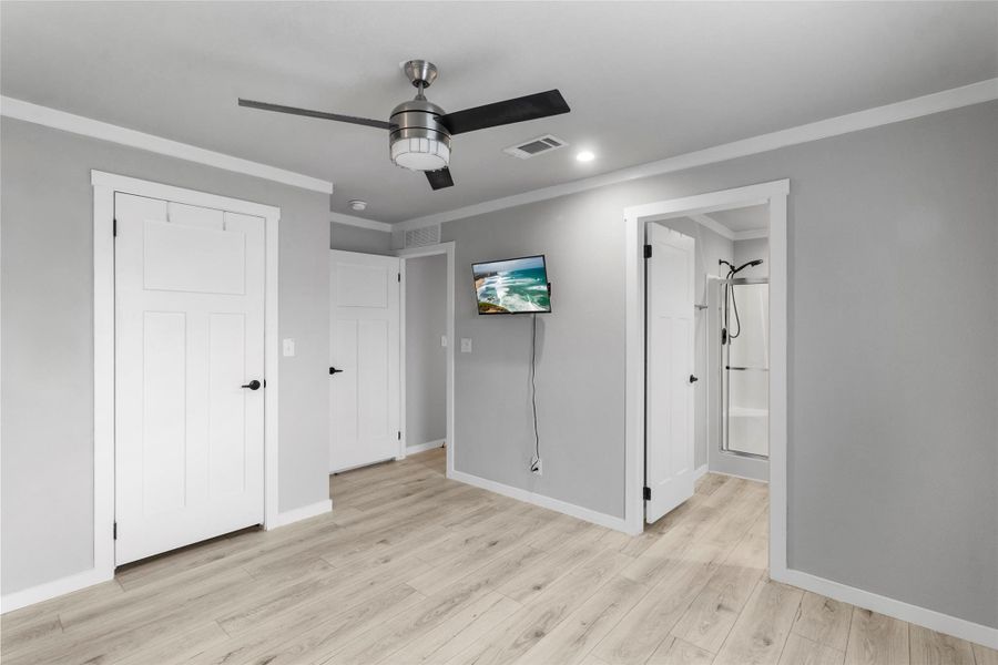Spacious, unfurnished interior of a new home in , Pearland (Image 18).