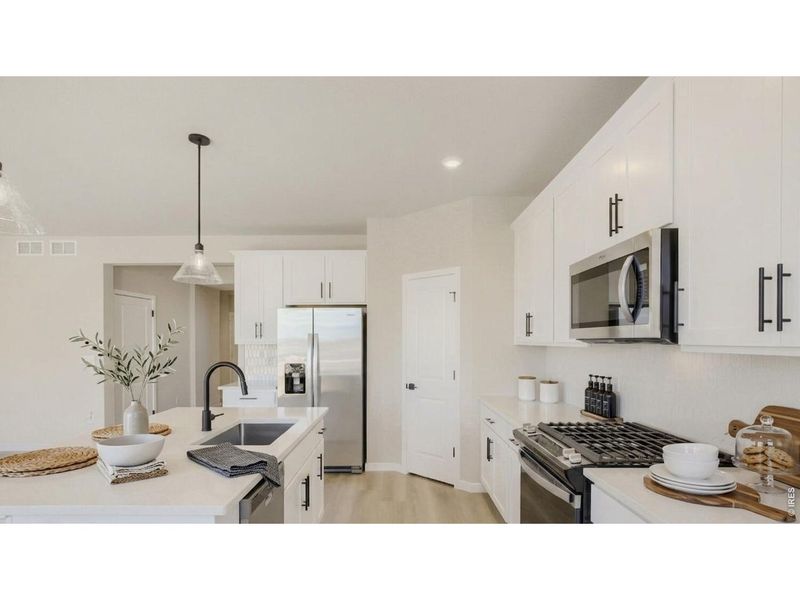 Furnished interior view inside a new home in Farmstead, Berthoud (Image 31).