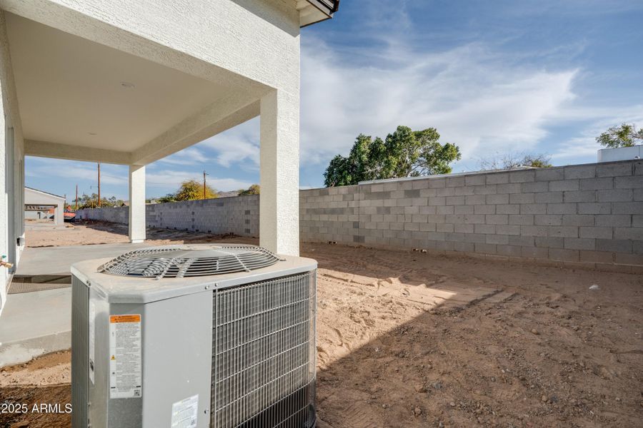 909 E Desert Ln (28 of 47)