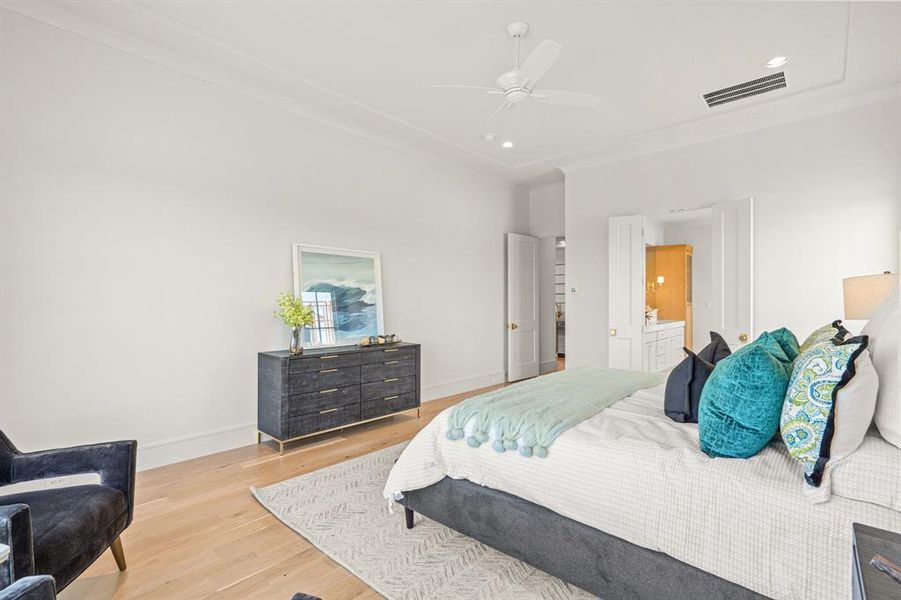Furnished interior view inside a new home in , Fort Worth (Image 14).