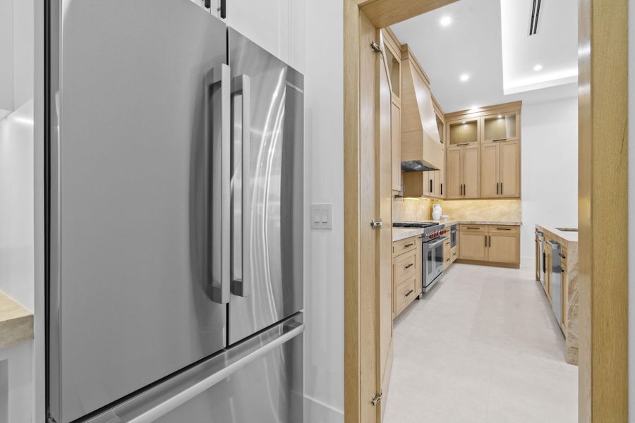 2408AzureCircle-Pantry(5)