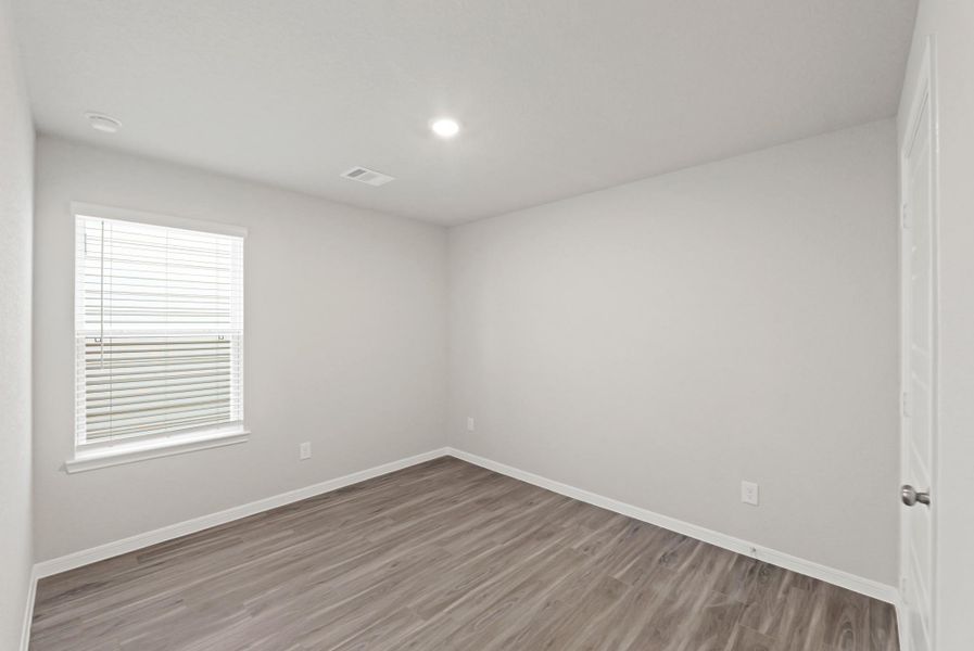 Spacious, unfurnished interior of a new home in Bammel Oaks, Houston (Image 20).