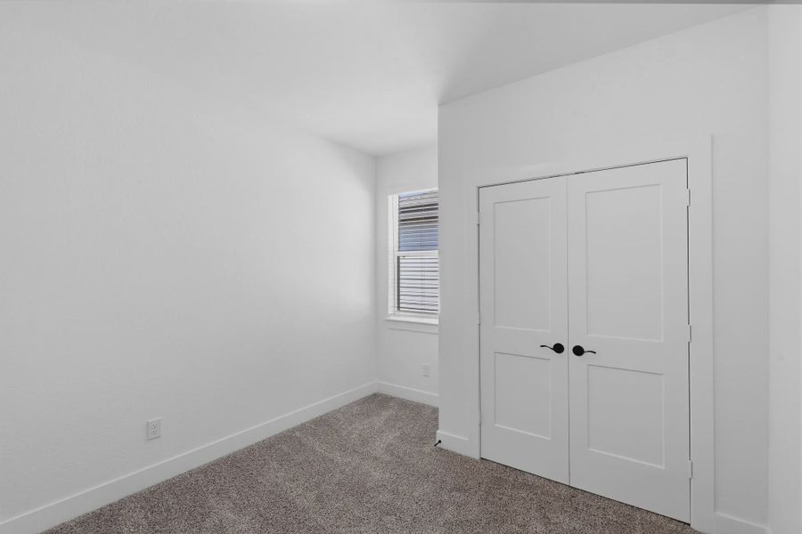 Spacious, unfurnished interior of a new home in Nolina, Georgetown (Image 15).