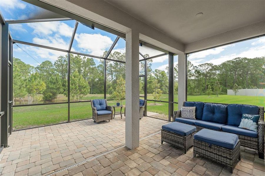 Exterior details and patio area of a home in , Clermont (Image 20).