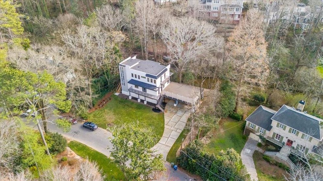 Image 90 of a home in .