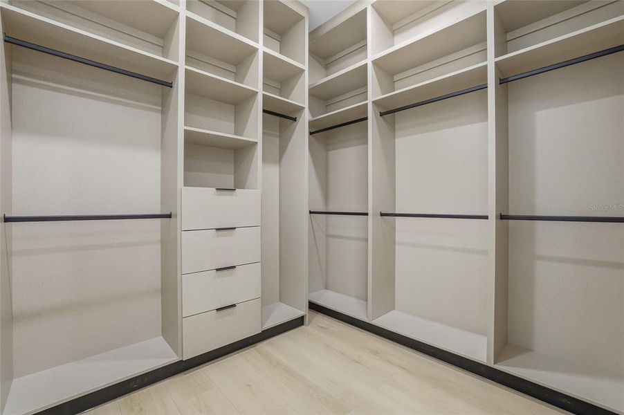 Image 82 of a home in .