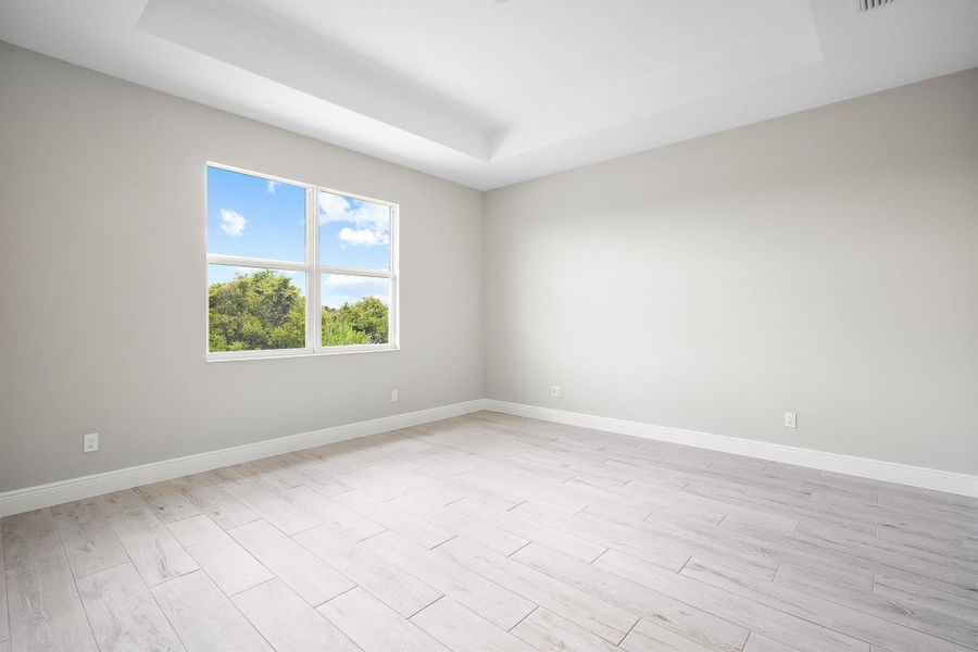 Spacious, unfurnished interior of a new home in , Port St. Lucie (Image 26).