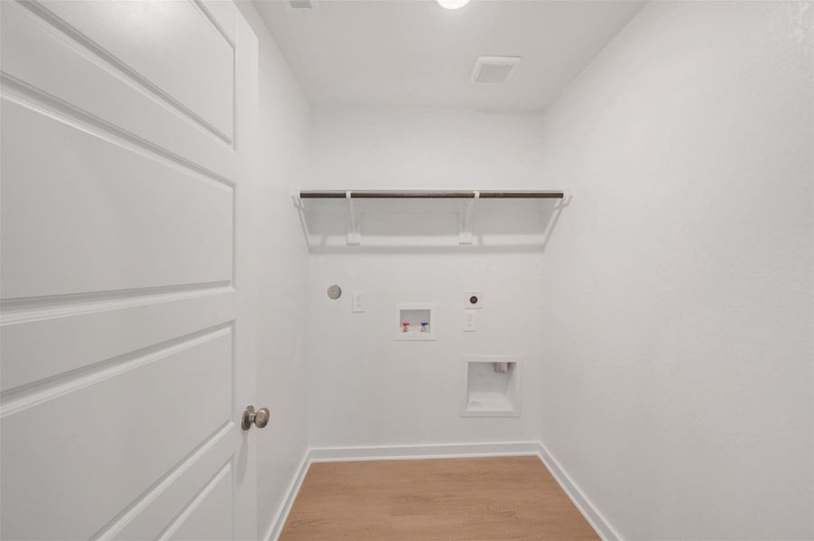 Spacious, unfurnished interior of a new home in Pinewood at Grand Texas, New Caney (Image 19). Spacious, unfurnished interior of a new home in Pinewood at Grand Texas, New Caney (Image 19).