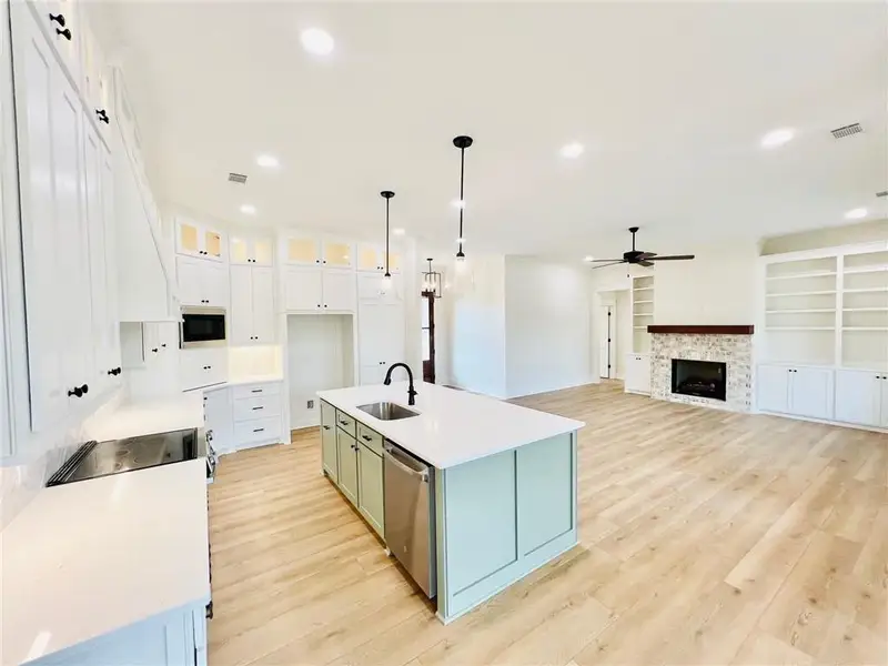 Furnished interior view inside a new home in , Cartersville (Image 6).