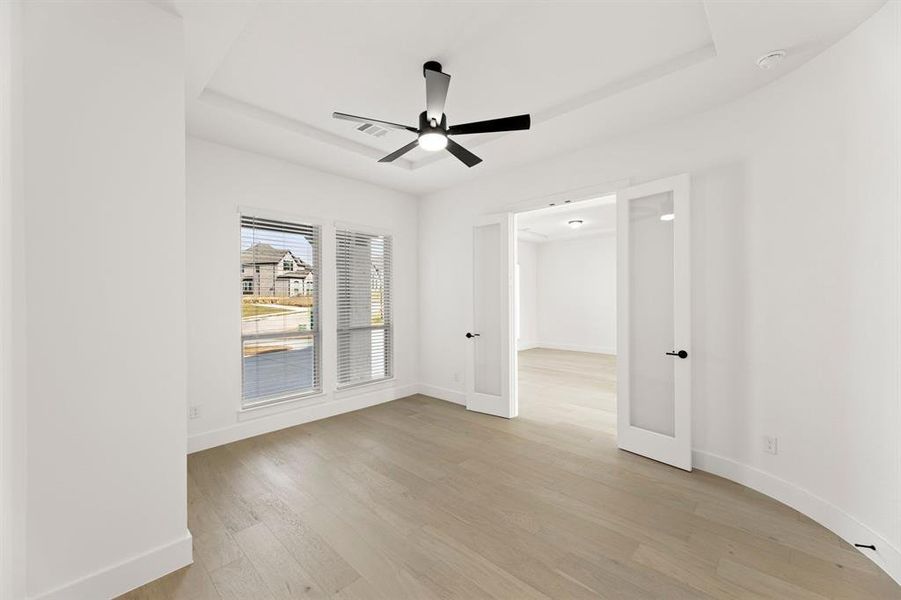 Spacious, unfurnished interior of a new home in Cambridge Estates - Harwood, Prosper (Image 18).