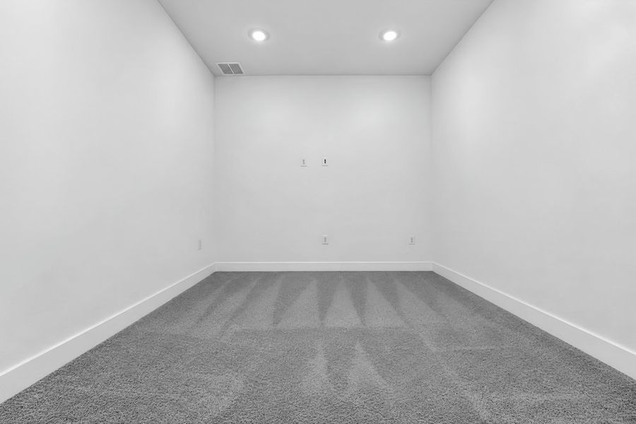 Spacious, unfurnished interior of a new home in Silverleaf, Cedar Creek (Image 33). Spacious, unfurnished interior of a new home in Silverleaf, Cedar Creek (Image 33).