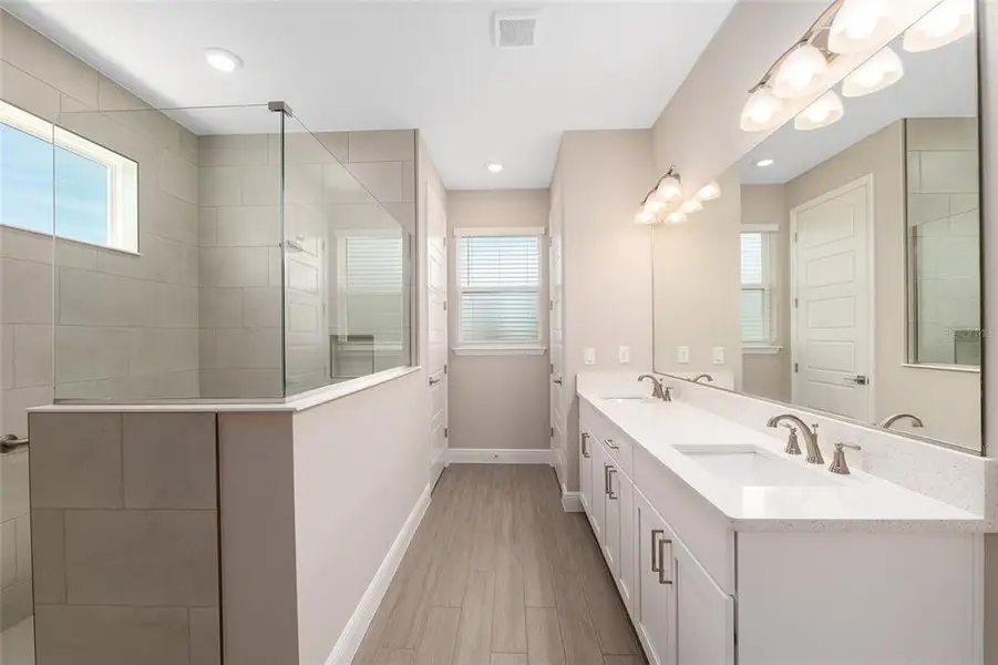 Furnished interior view inside a new home in , Ocala (Image 10).