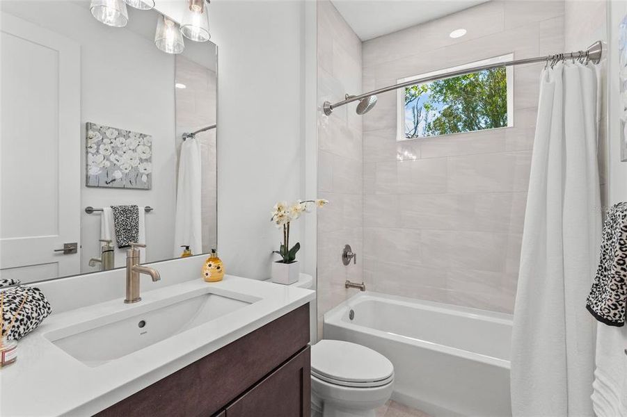 Furnished interior view inside a new home in , Sarasota (Image 14).