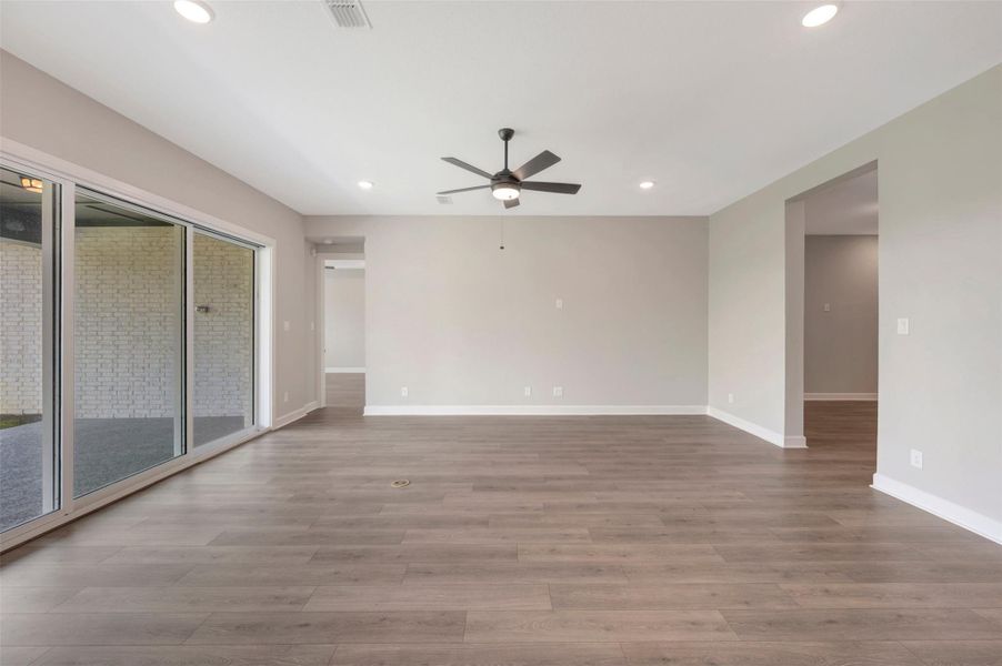 Spacious, unfurnished interior of a new home in Riceland - Summit Collection, Mont Belvieu (Image 19). Spacious, unfurnished interior of a new home in Riceland - Summit Collection, Mont Belvieu (Image 19).