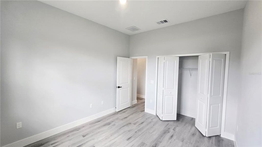 Spacious, unfurnished interior of a new home in , Ocala (Image 38).