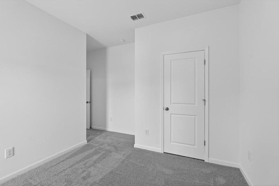Spacious, unfurnished interior of a new home in Rosewood Farm, Lawrenceville (Image 33).