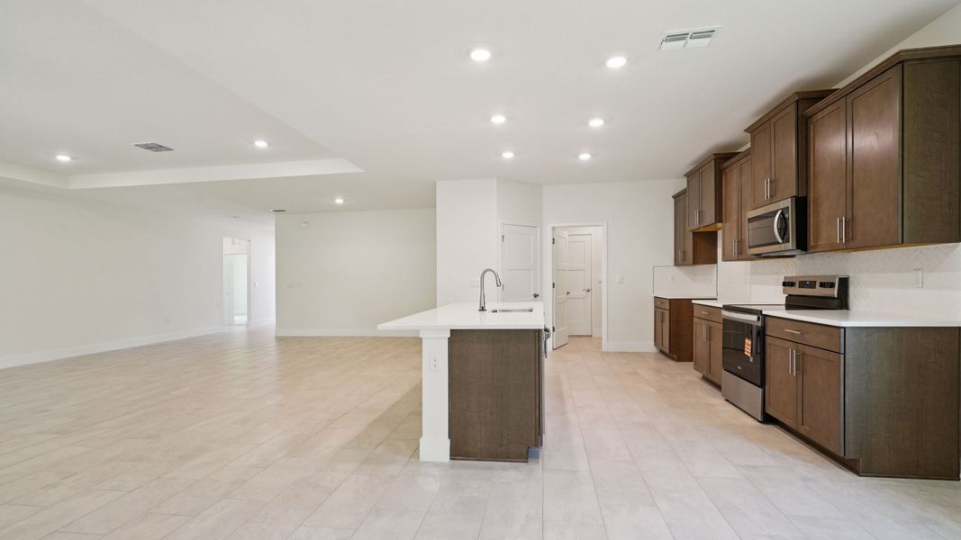 Image 23 representing the Destin by D.R. Horton in Buchanan Trails, Newberry, FL.