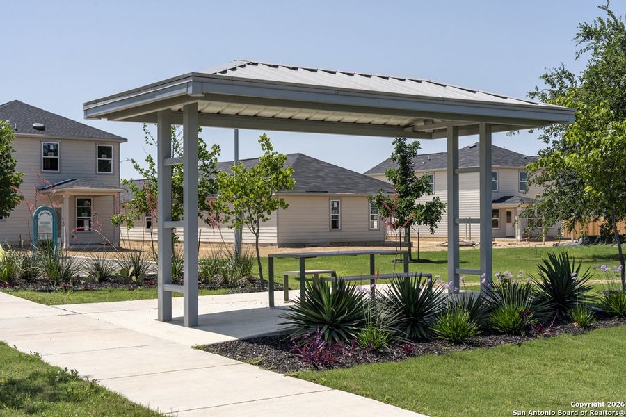Community amenities in Spanish Trails, San Antonio (Image 4).