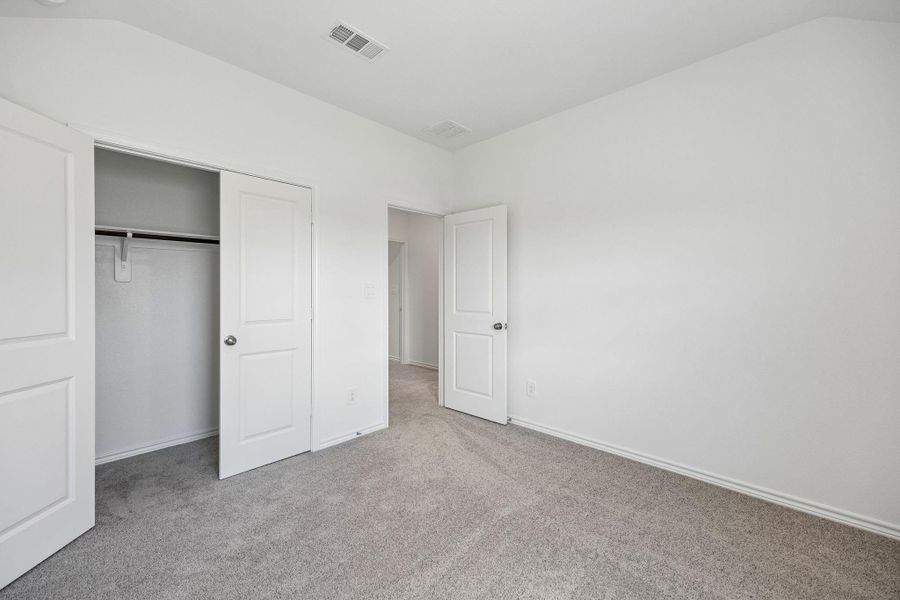 Spacious, unfurnished interior of a new home in Montgomery Bend, Montgomery (Image 21).