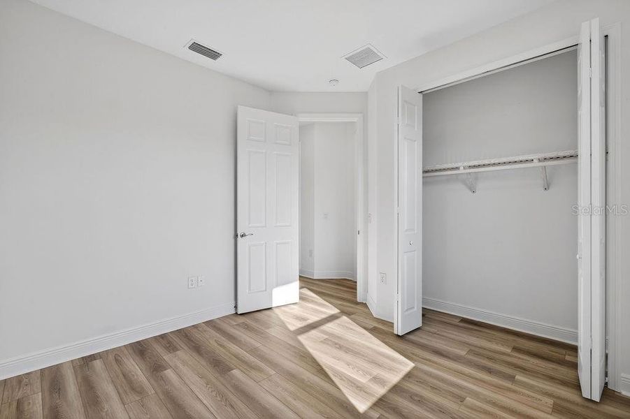 Spacious, unfurnished interior of a new home in Lakes of Mount Dora, Mount Dora (Image 31).