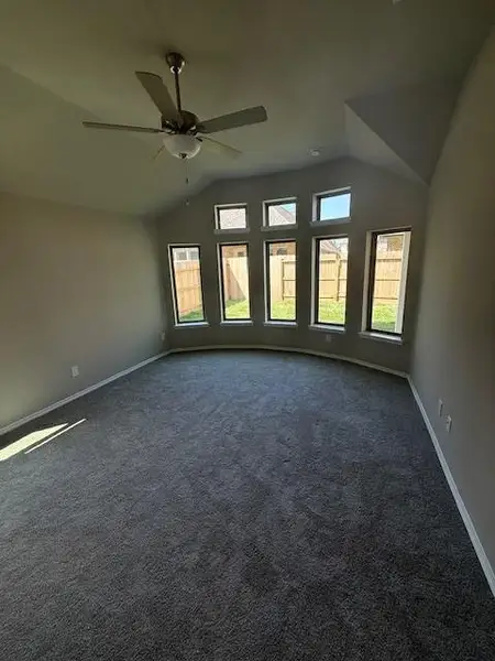 Spacious, unfurnished interior of a new home in Grand Central Park, Conroe (Image 3).
