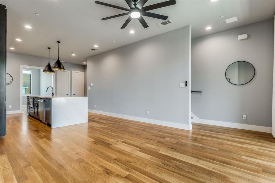 Spacious, unfurnished interior of a new home in , Dallas (Image 24).