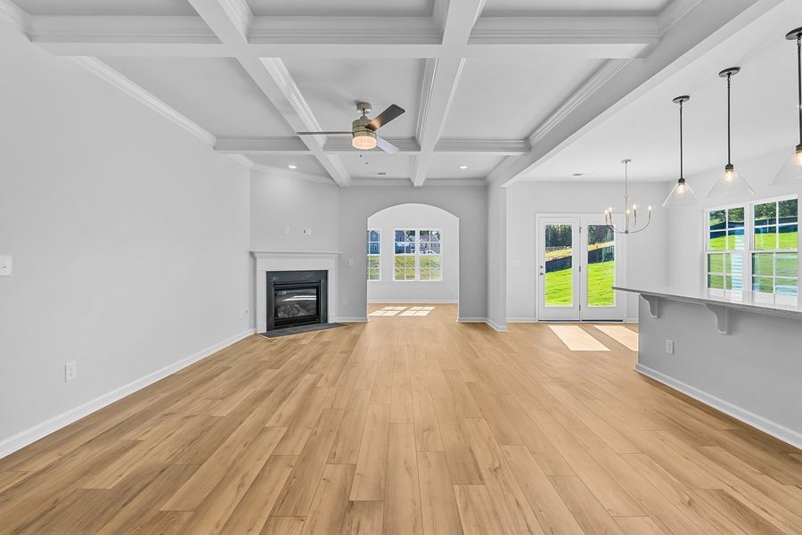 Spacious, unfurnished interior of a new home in Fieldstone, Lexington (Image 11).