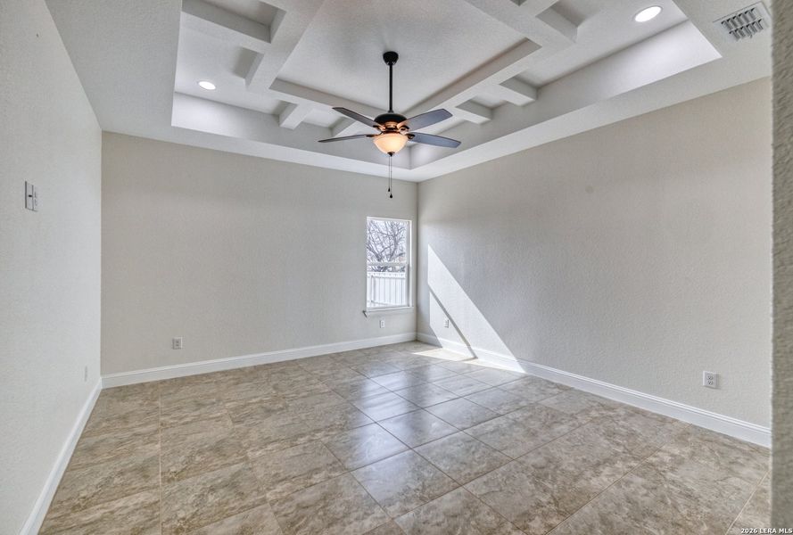 Spacious, unfurnished interior of a new home in , Uvalde (Image 28).